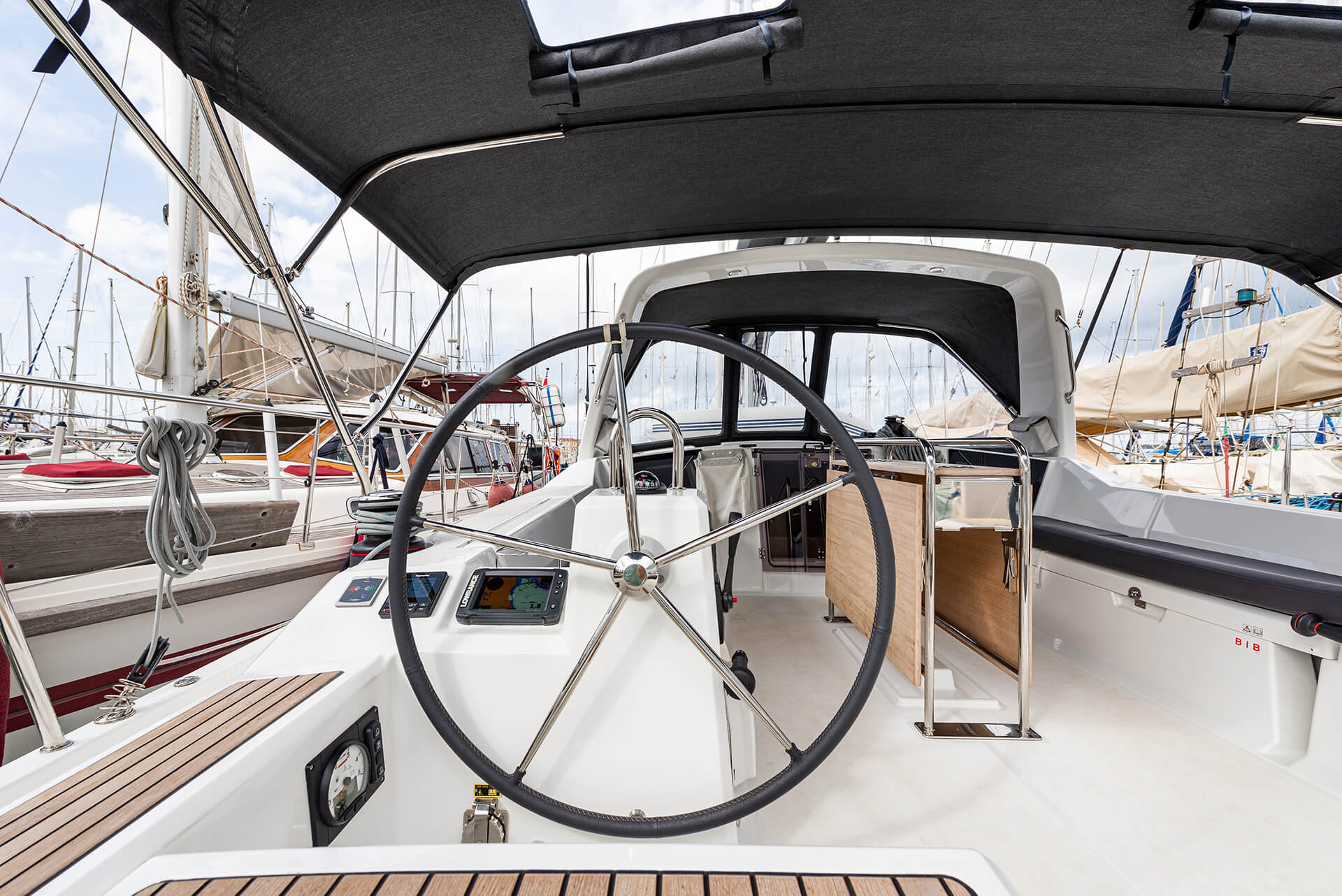 Oceanis 41.1 — photo 9