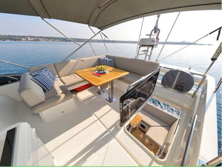Prestige 520 Fly — photo 12