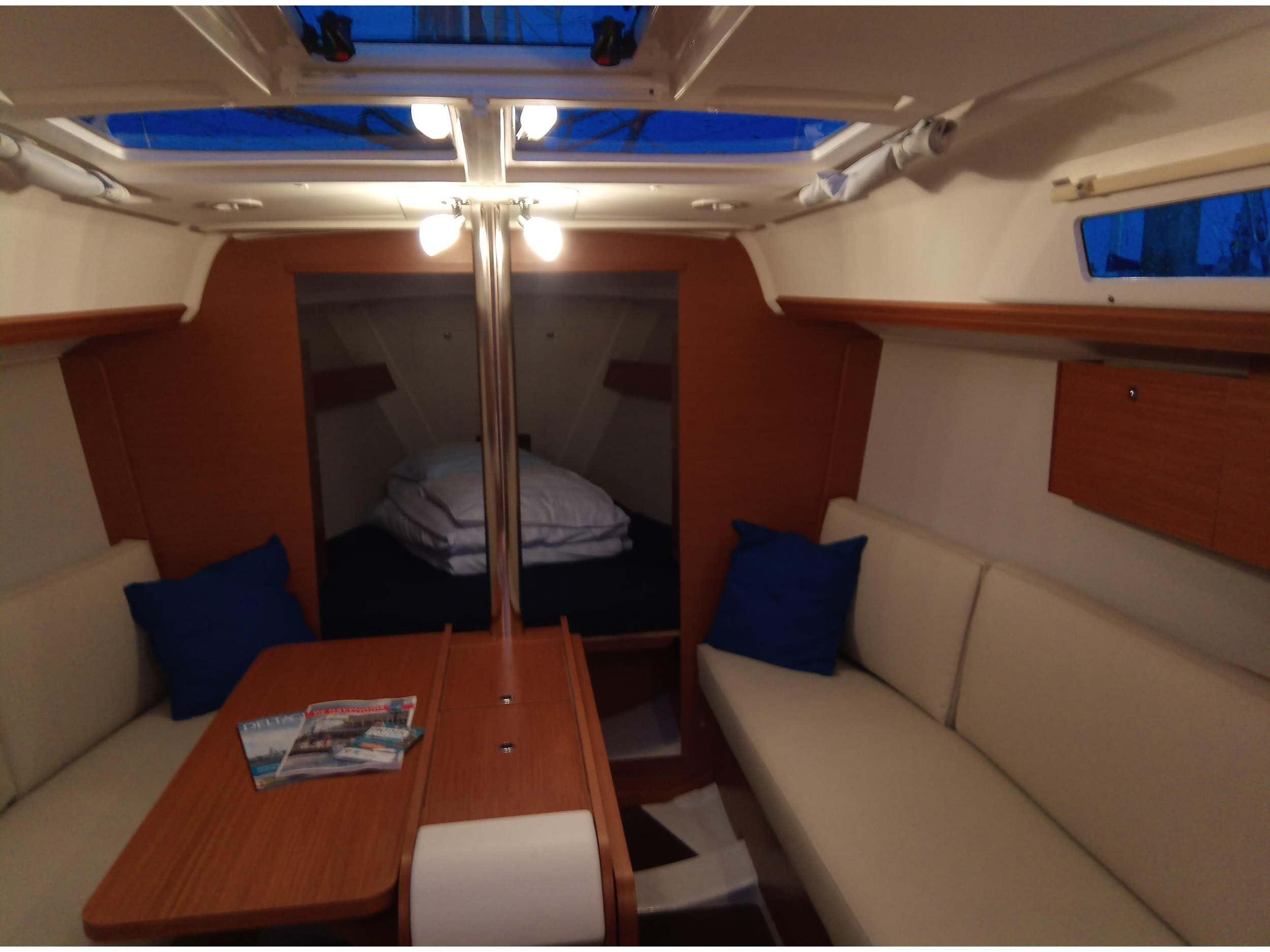 Dufour 310 Grand Large — photo 4