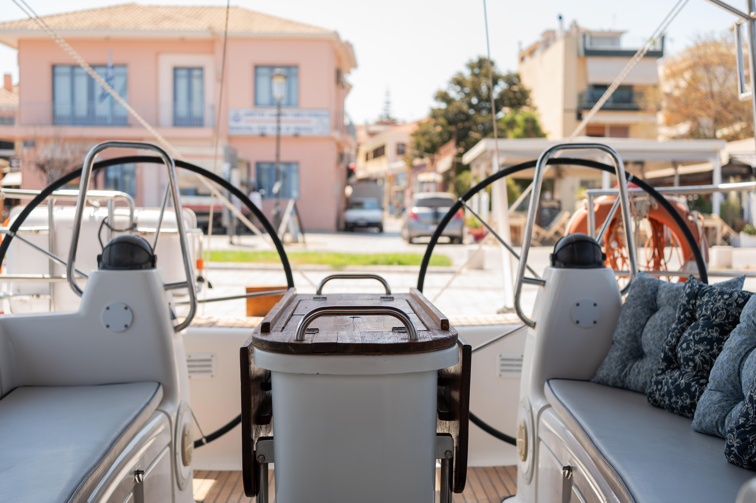 Bavaria 44 — photo 10
