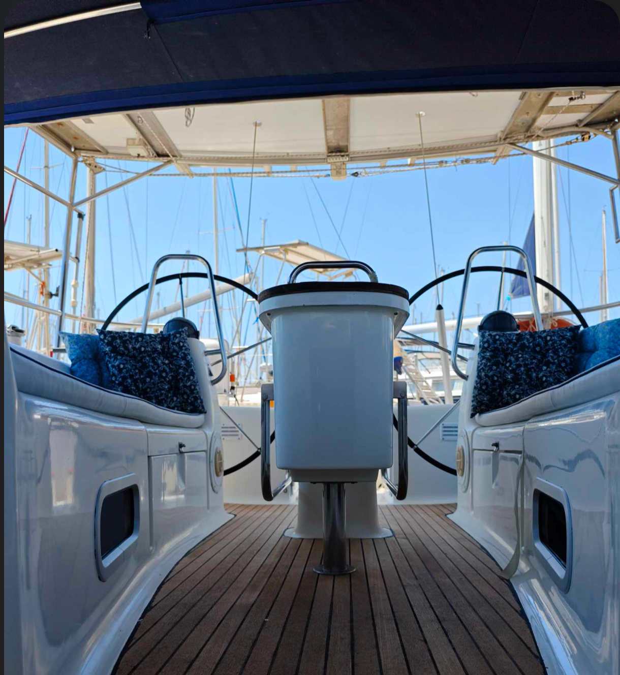 Bavaria 44 — photo 9