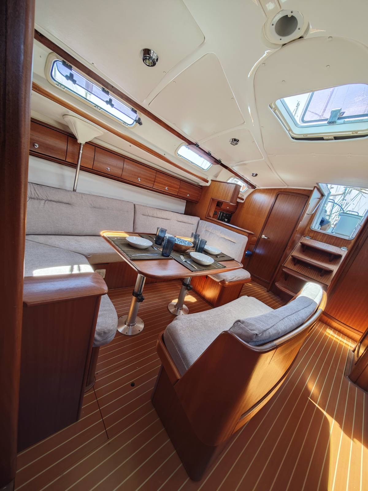 Bavaria 44 — photo 15