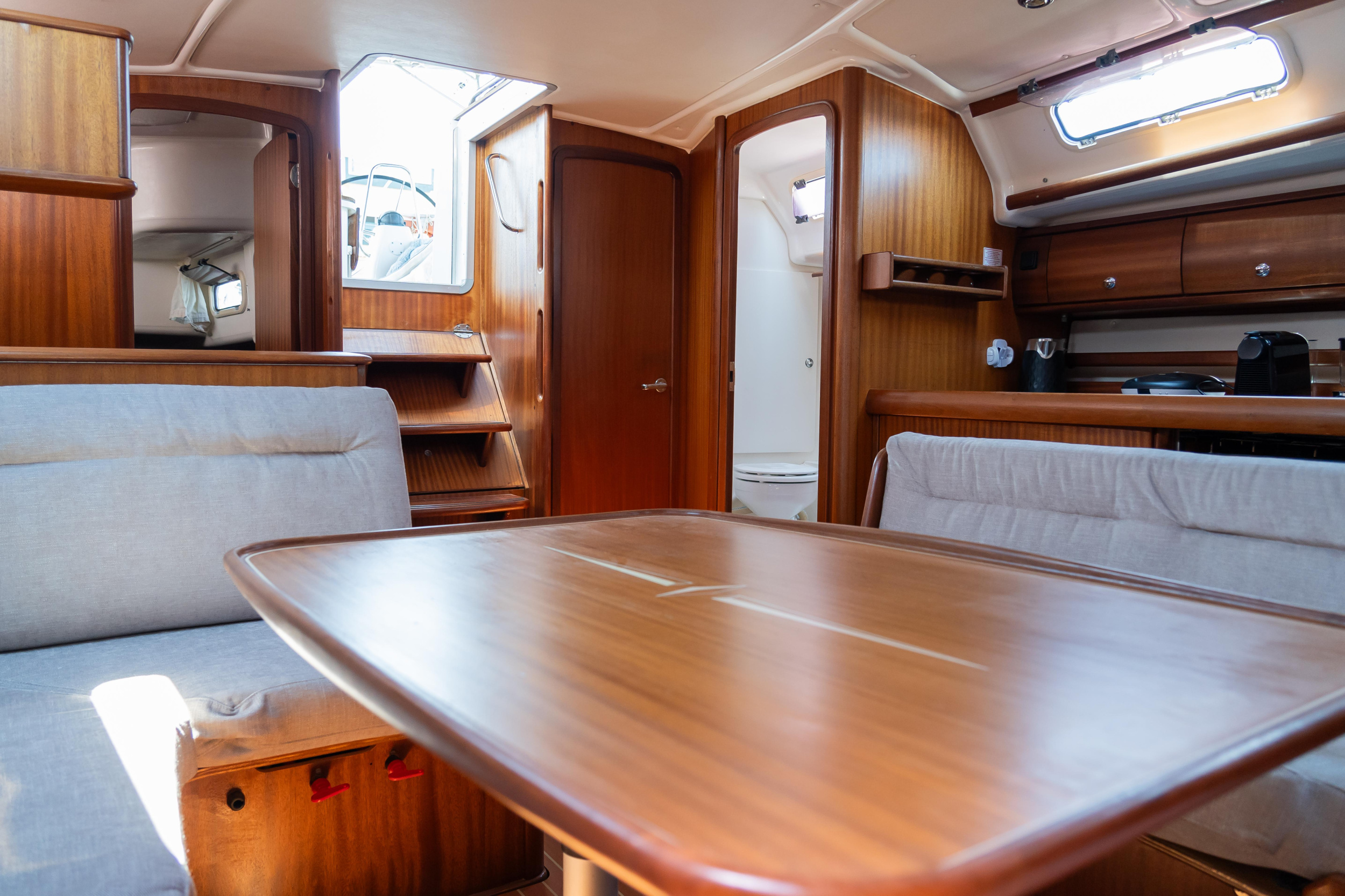 Bavaria 44 — photo 7