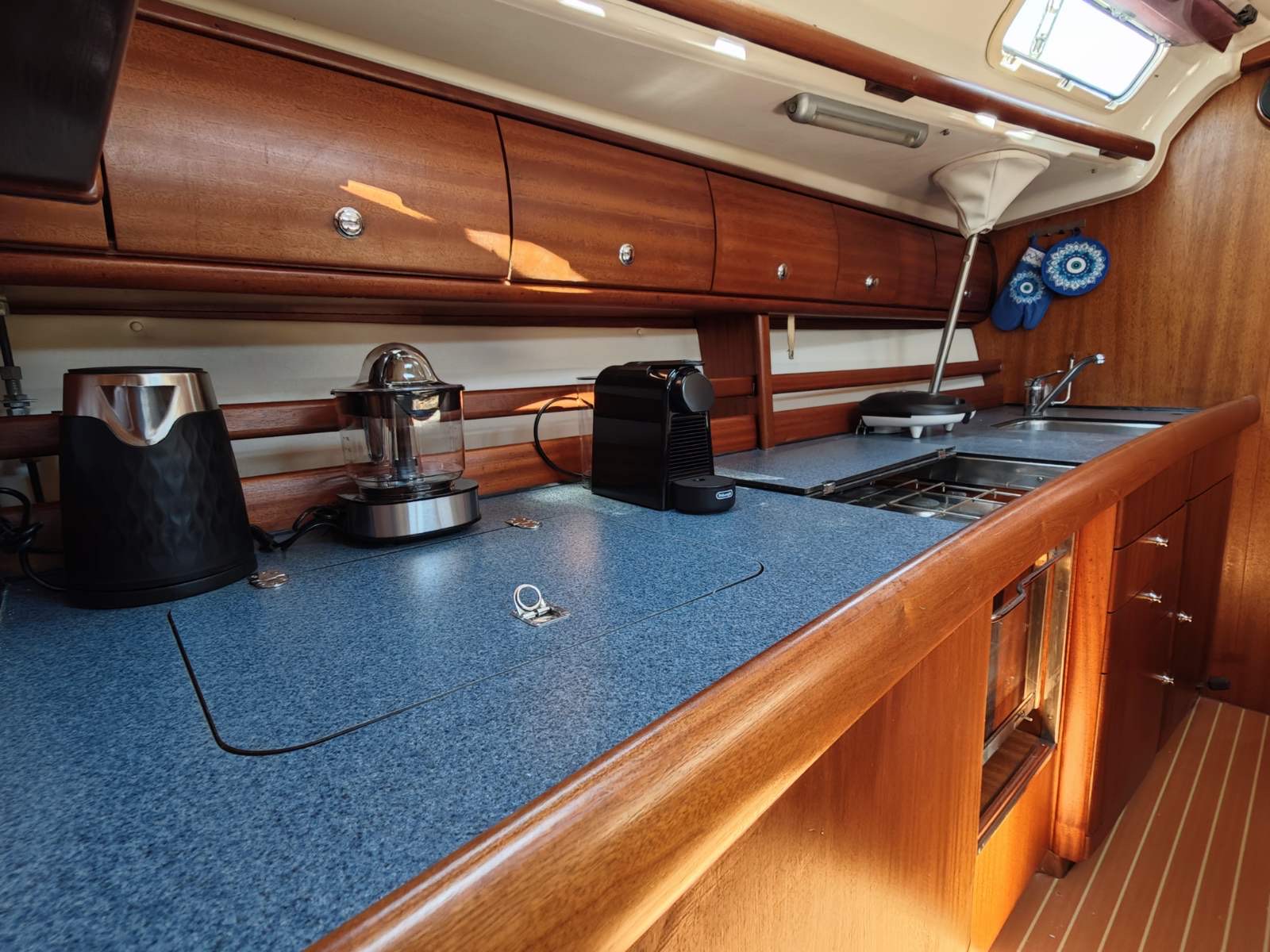Bavaria 44 — photo 11
