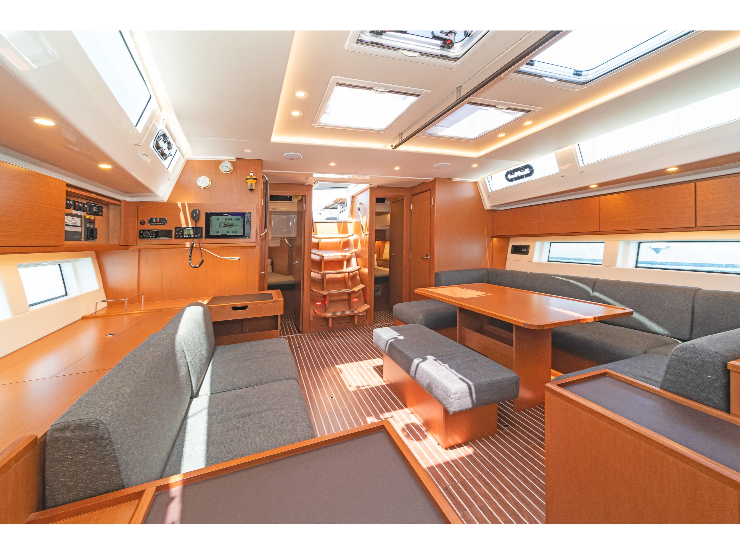 Bavaria C57 — photo 5