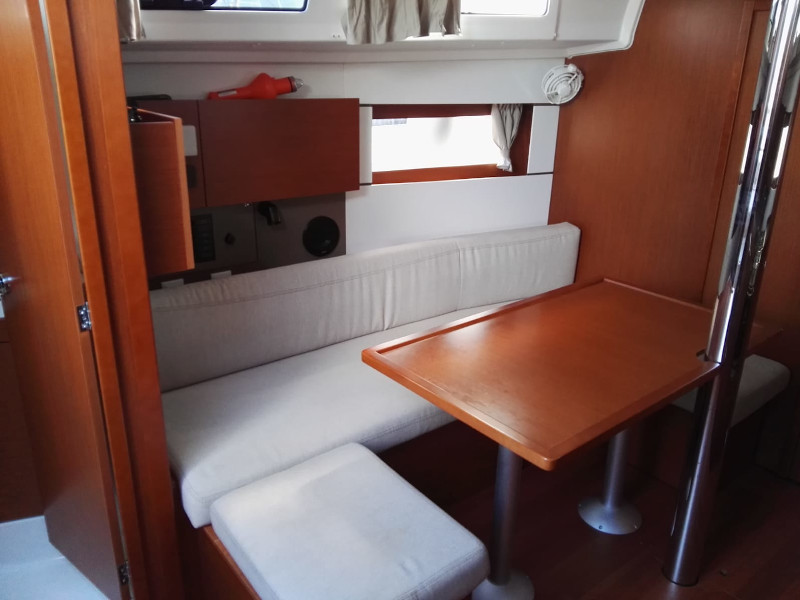 Oceanis 38.1 — photo 3