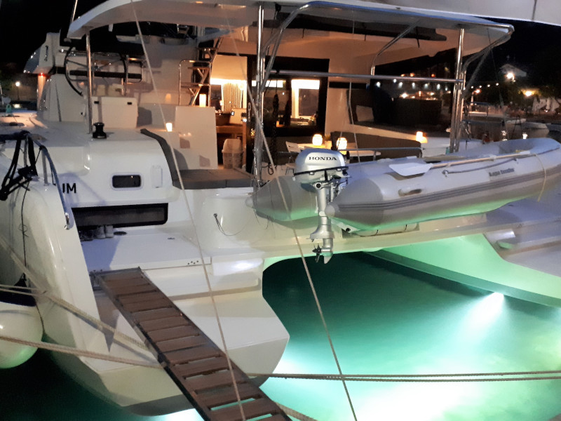 Lagoon 42 — photo 13