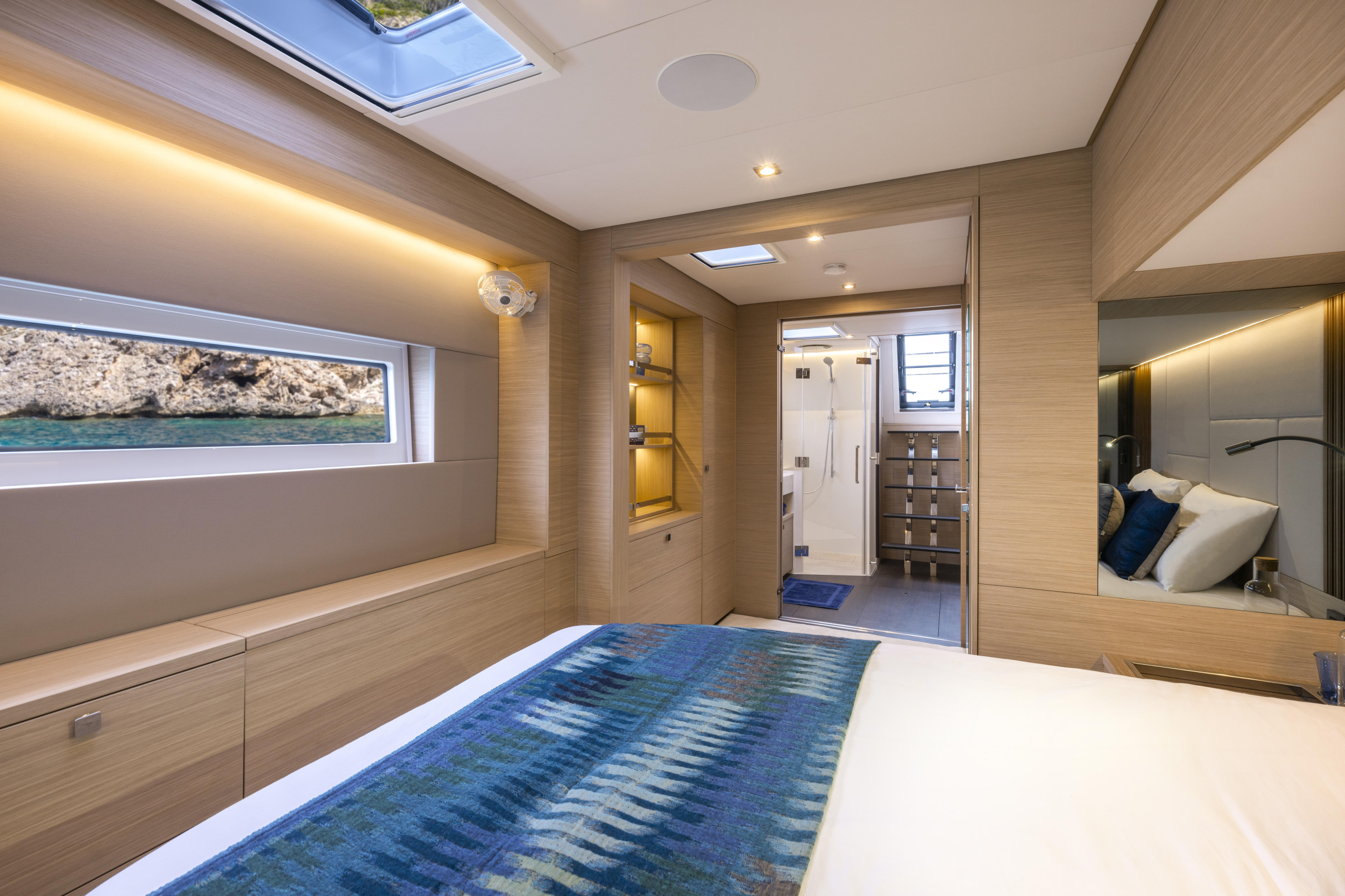 Lagoon 60 — photo 16