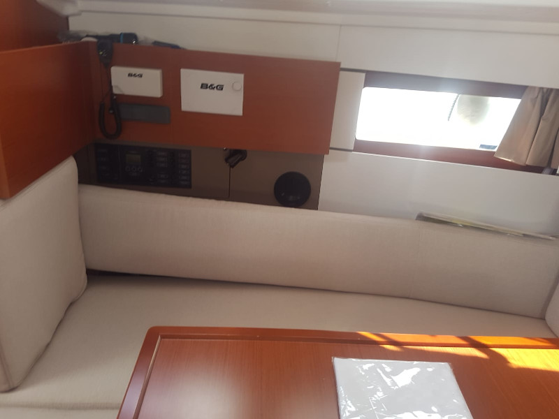 Oceanis 38.1 — photo 2