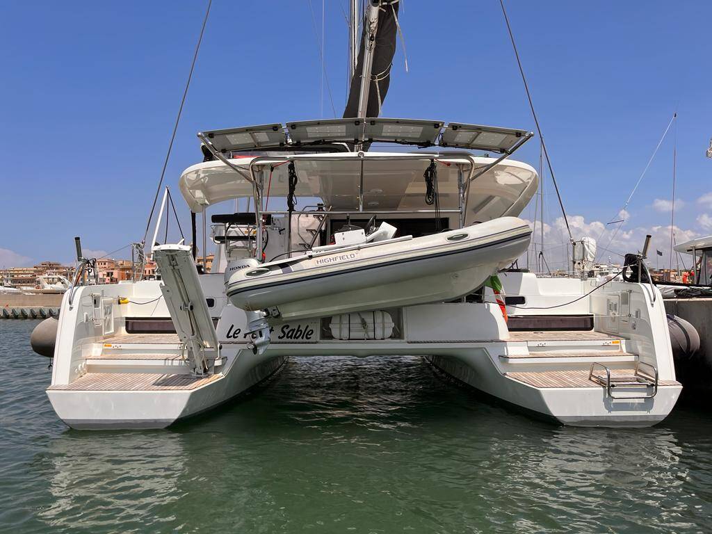 Lagoon 42 — photo 1