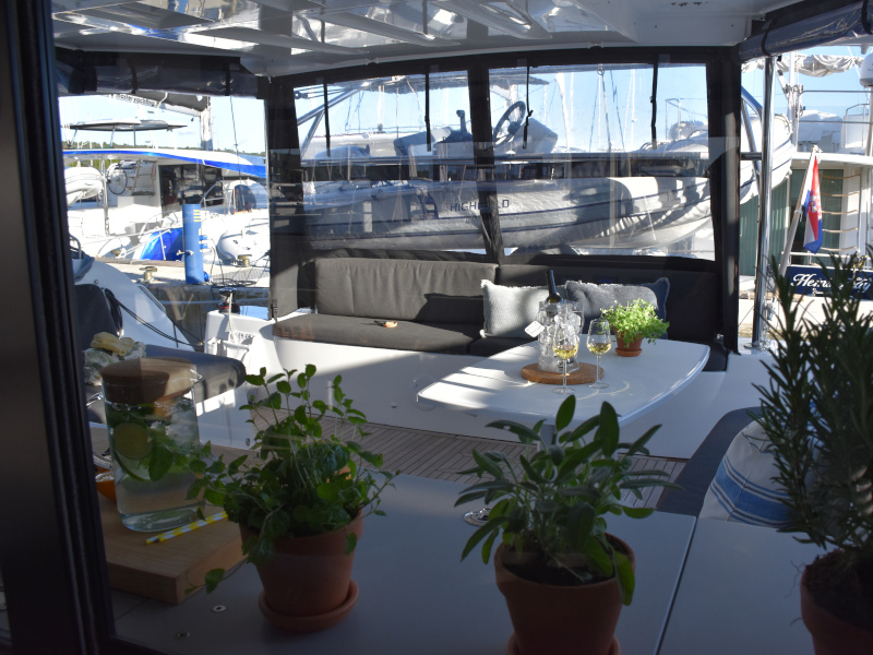Lagoon 46 — photo 18