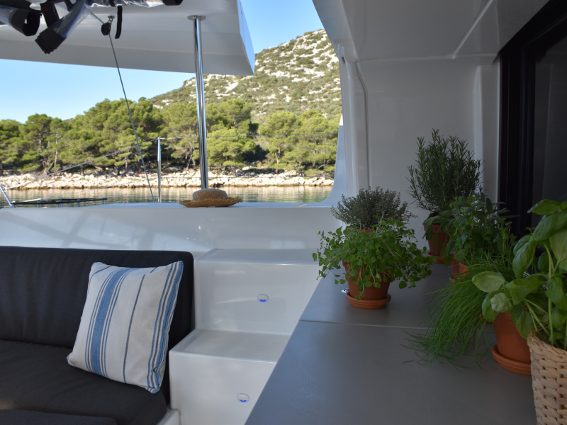 Lagoon 46 — photo 3