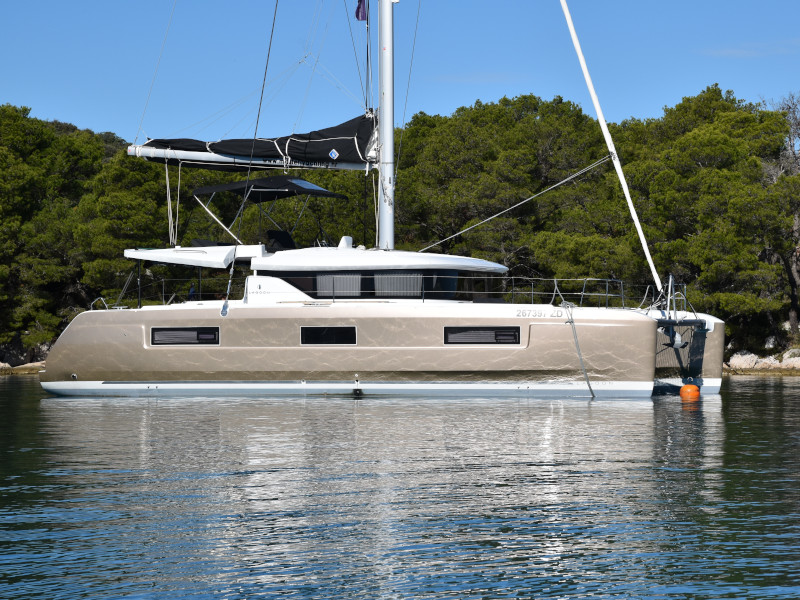 Lagoon 46 — photo 1