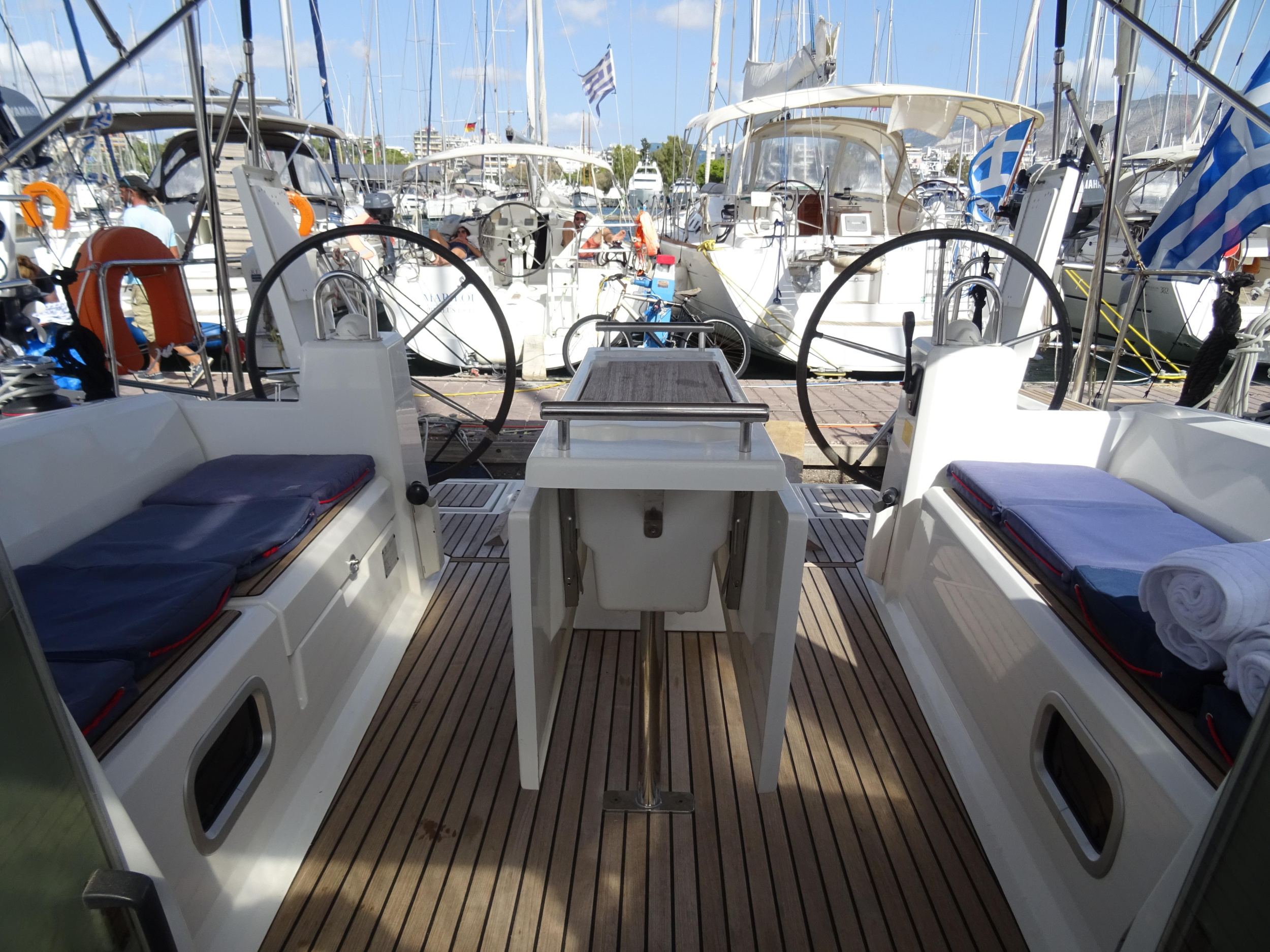 Oceanis 38 — photo 3