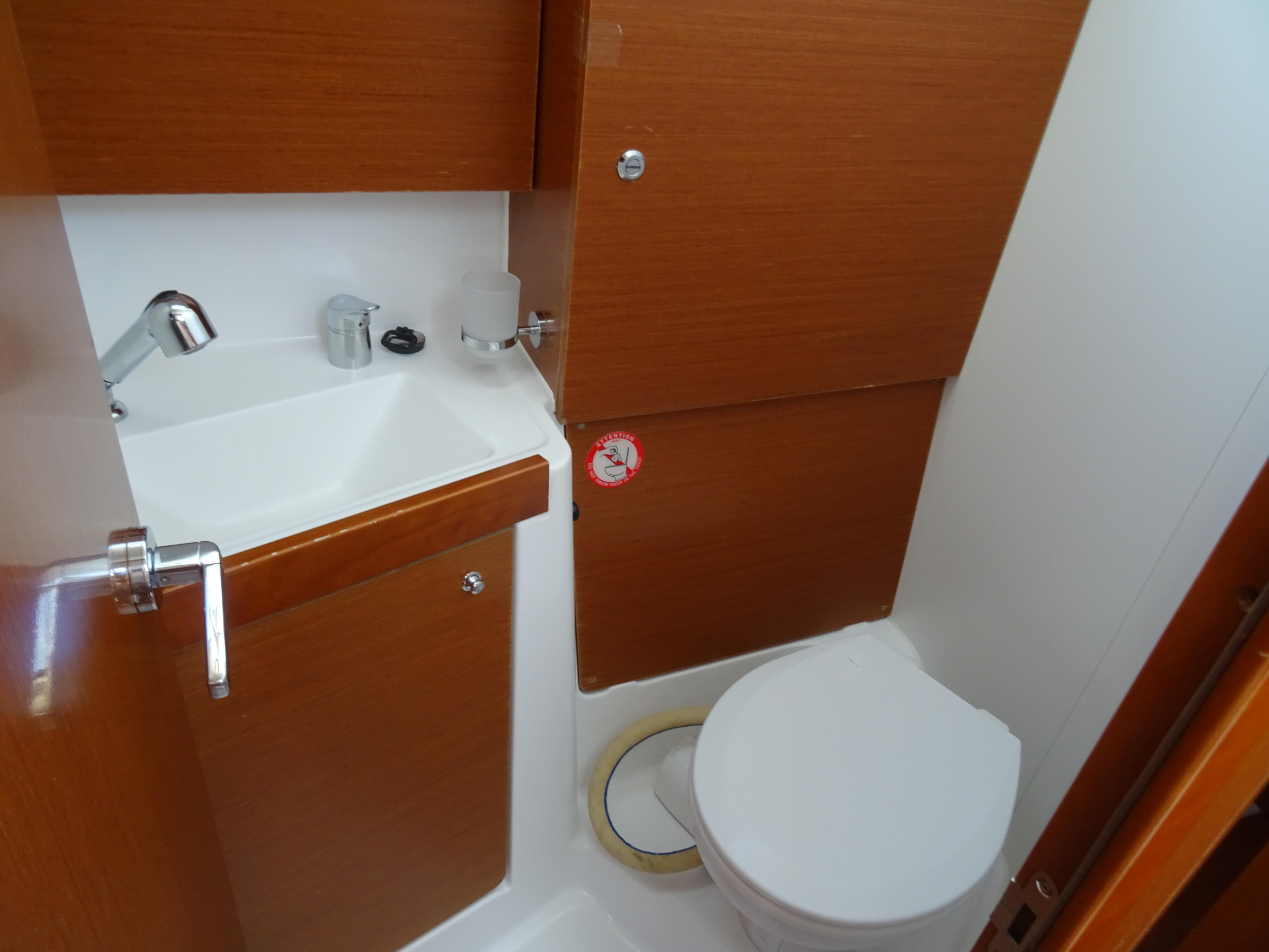 Oceanis 38 — photo 4