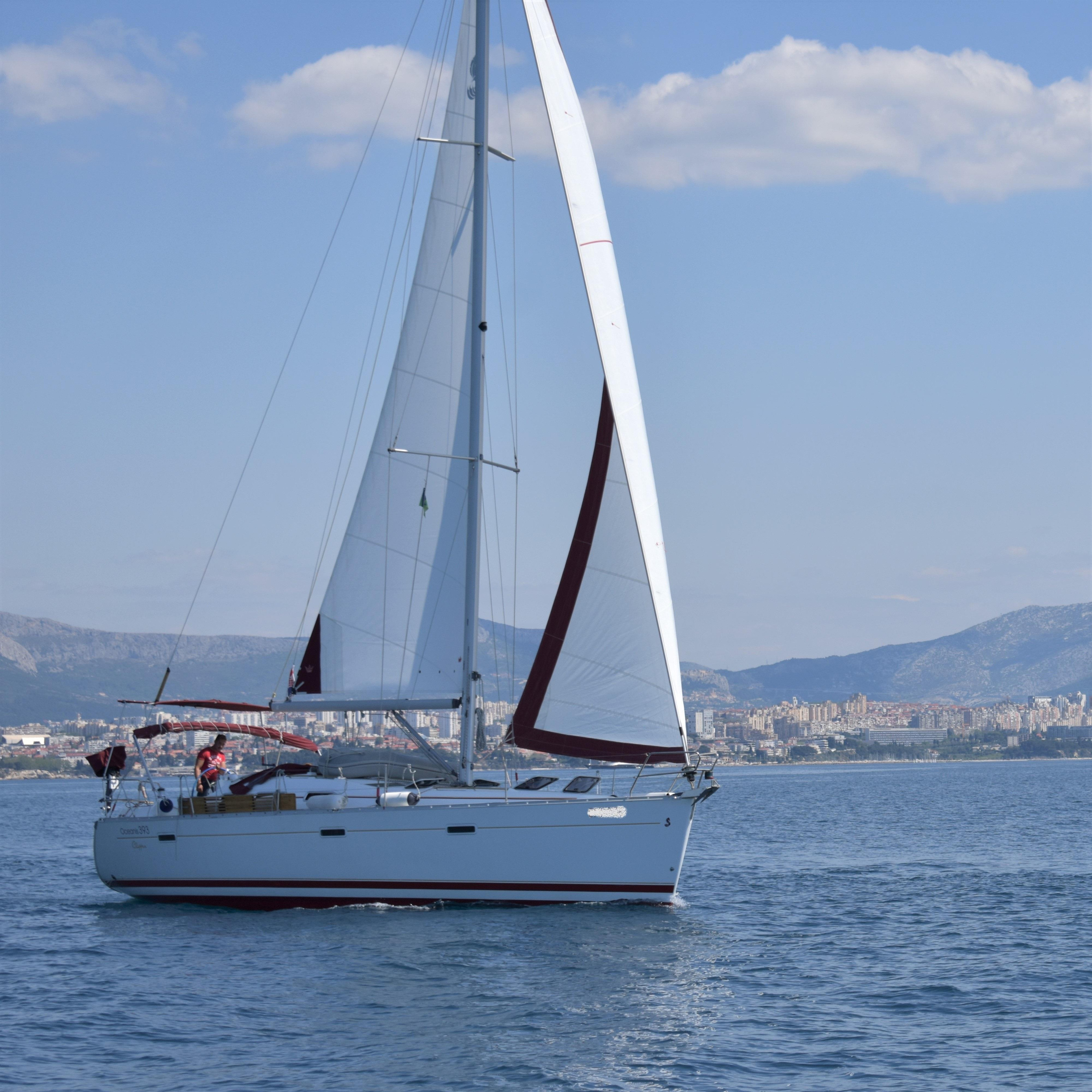 Oceanis 393 Clipper — photo 21