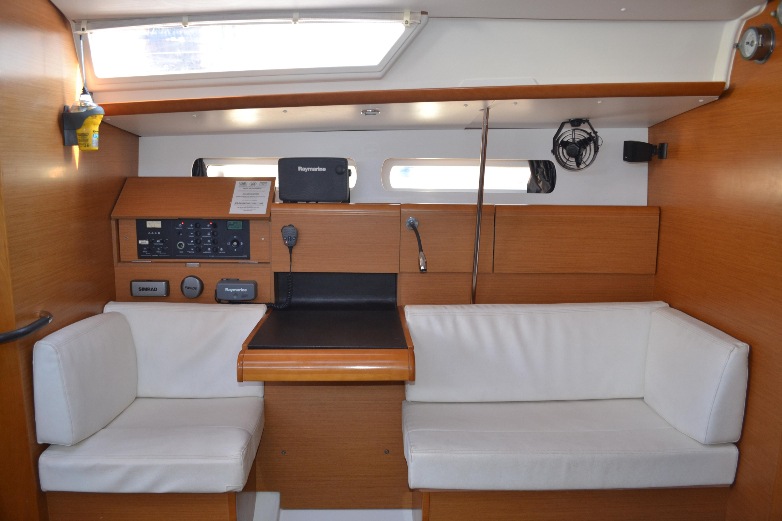Sun Odyssey 439 — photo 4