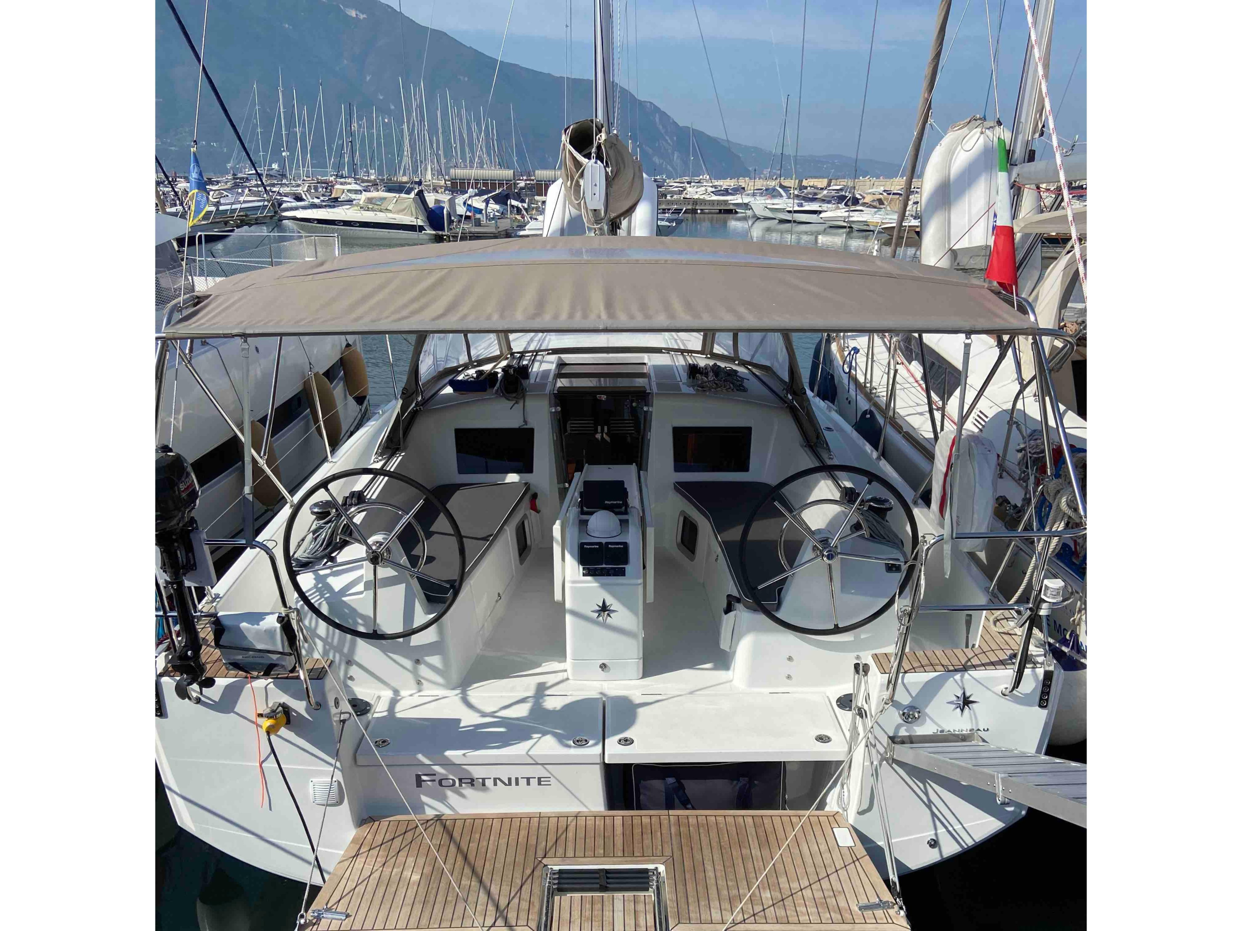 Sun Odyssey 410 — photo 1