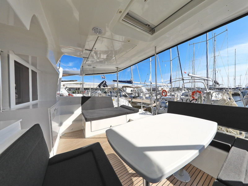 Lagoon 450 F — photo 43