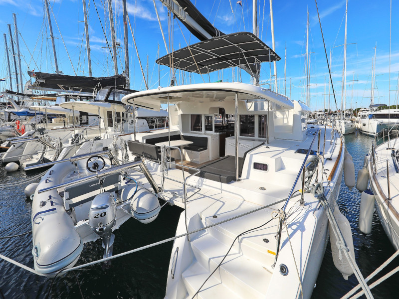 Lagoon 450 F — photo 3