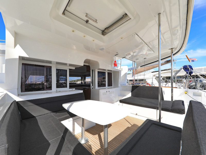 Lagoon 450 F — photo 10