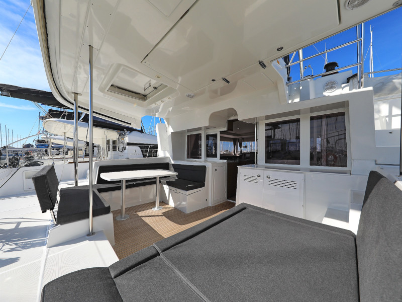 Lagoon 450 F — photo 40