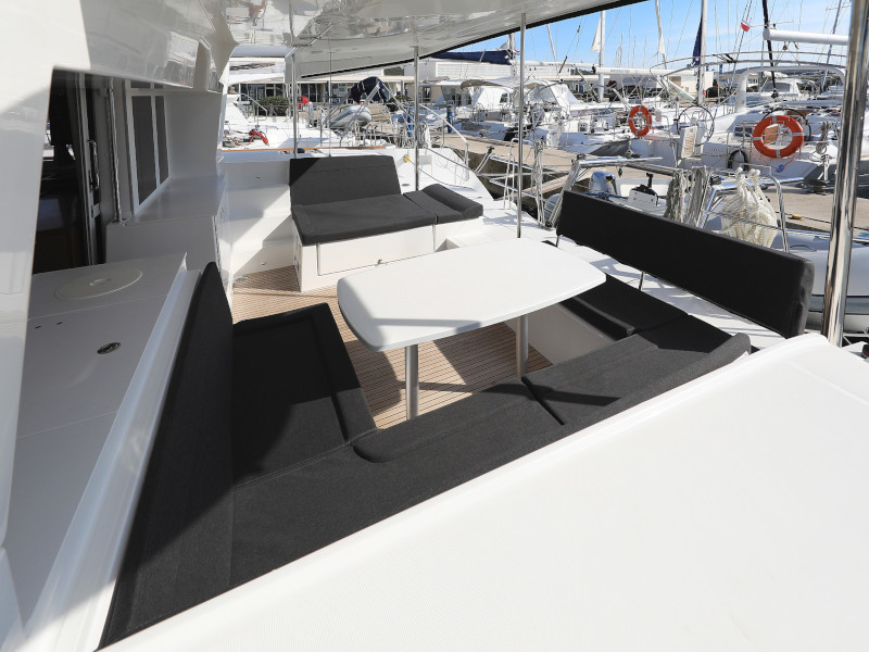 Lagoon 450 F — photo 8
