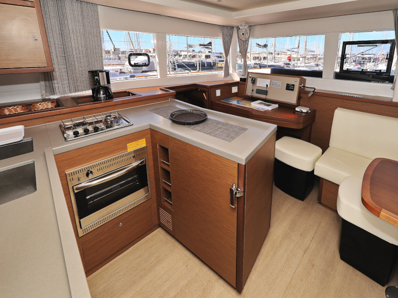 Lagoon 450 F — photo 29