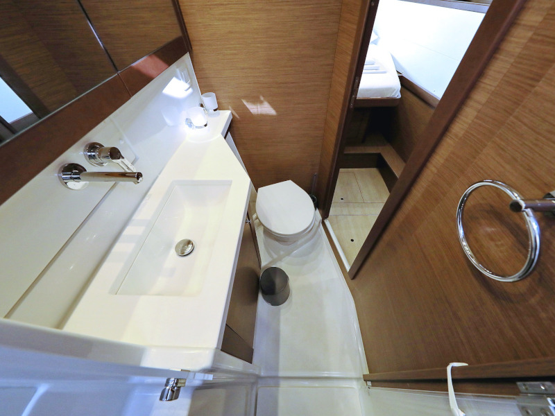 Lagoon 450 F — photo 39