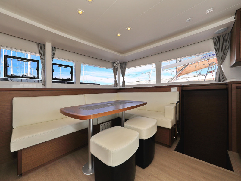 Lagoon 450 F — photo 33