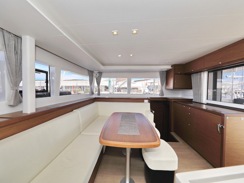 Lagoon 450 F — photo 11