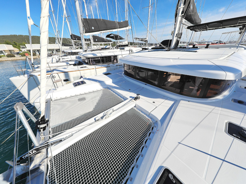 Lagoon 42 — photo 8