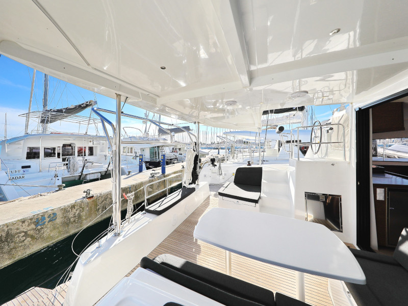 Lagoon 42 — photo 23