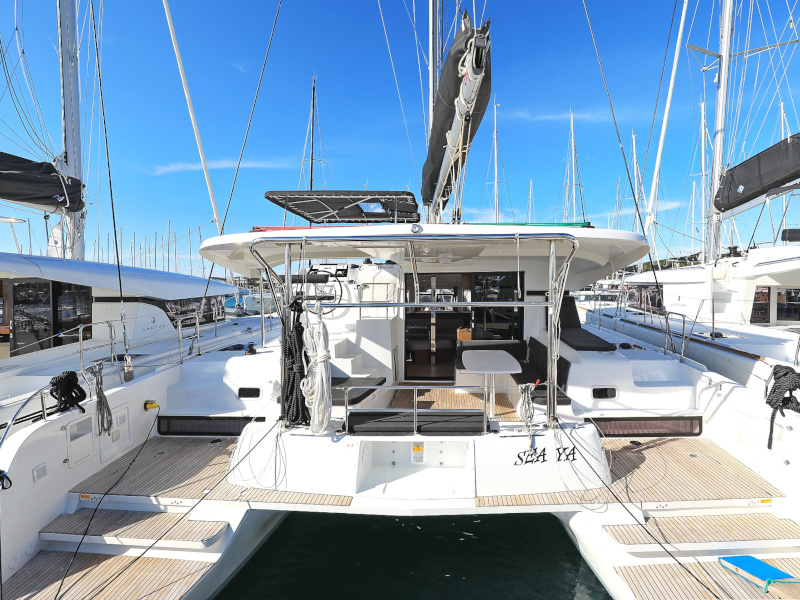 Lagoon 42 — photo 4
