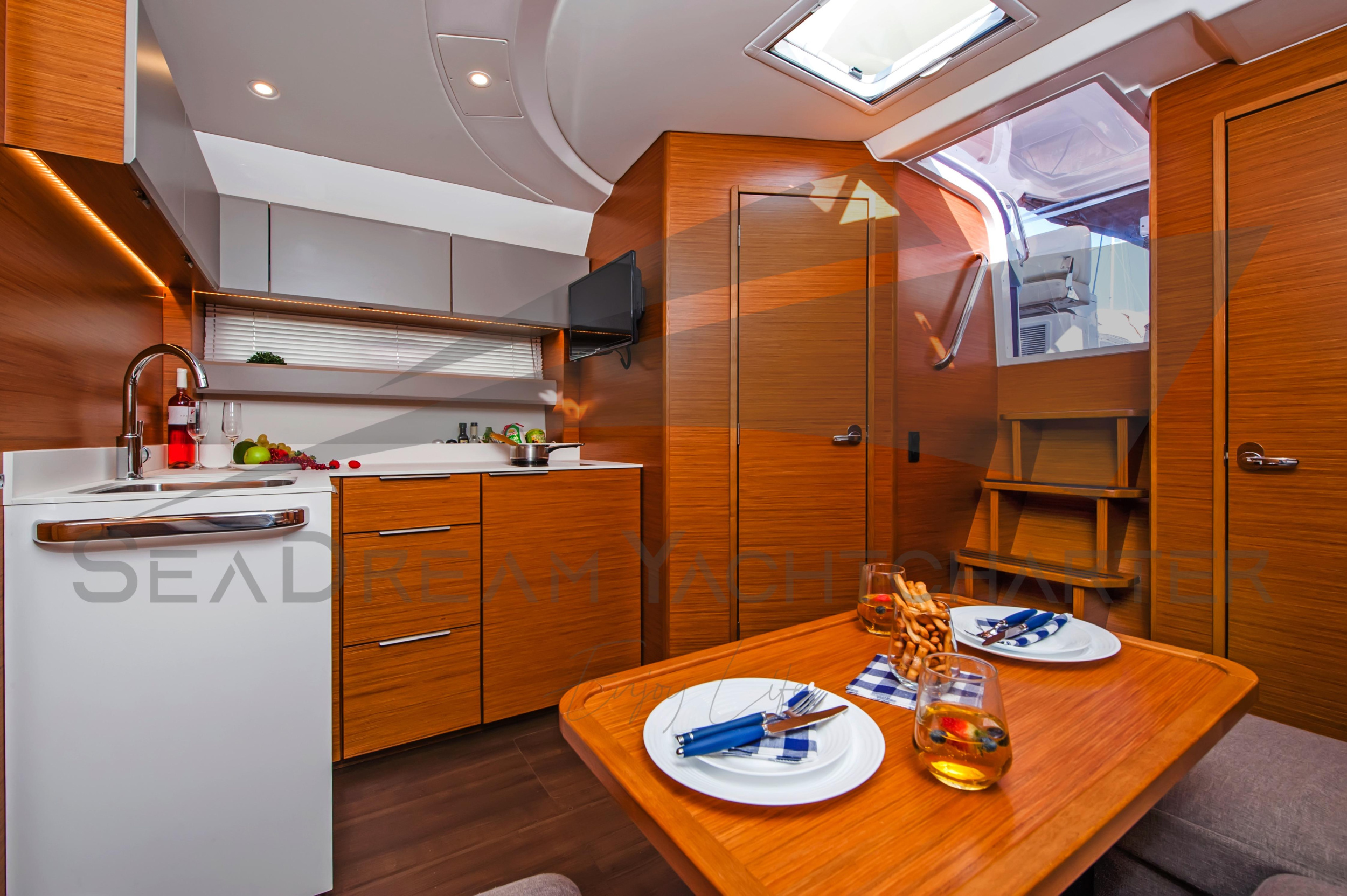 Bavaria S40 HT — photo 24