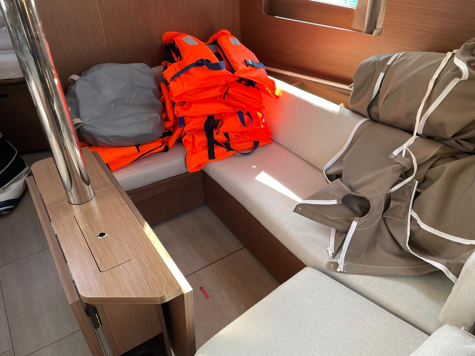Oceanis 41.1 — photo 15