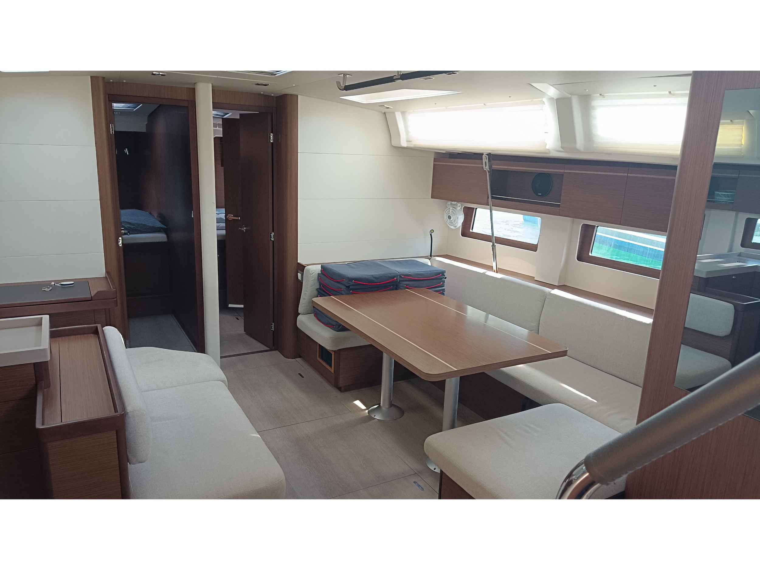 Oceanis 51.1 — photo 15