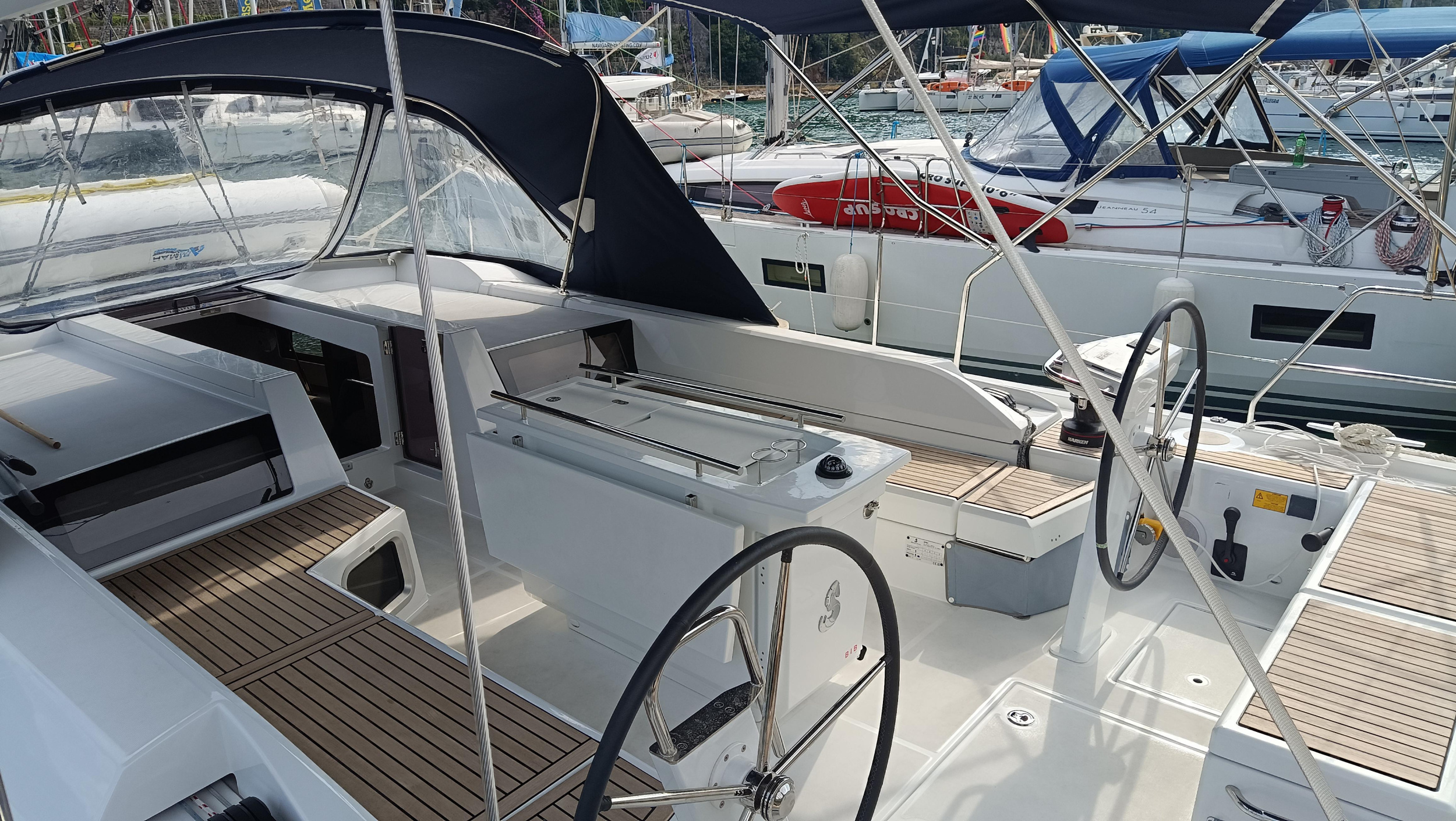 Oceanis 51.1 — photo 11