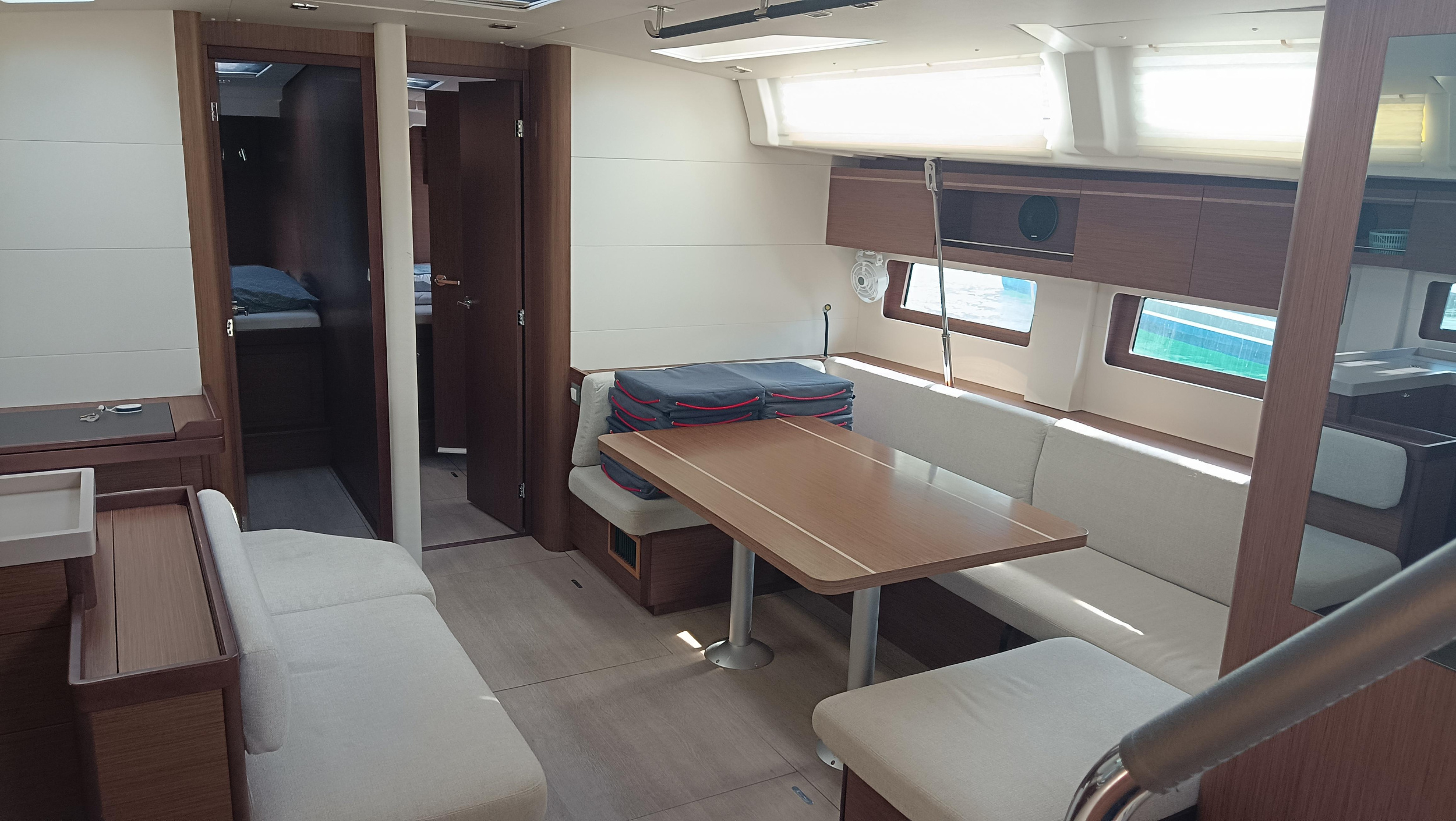 Oceanis 51.1 — photo 9