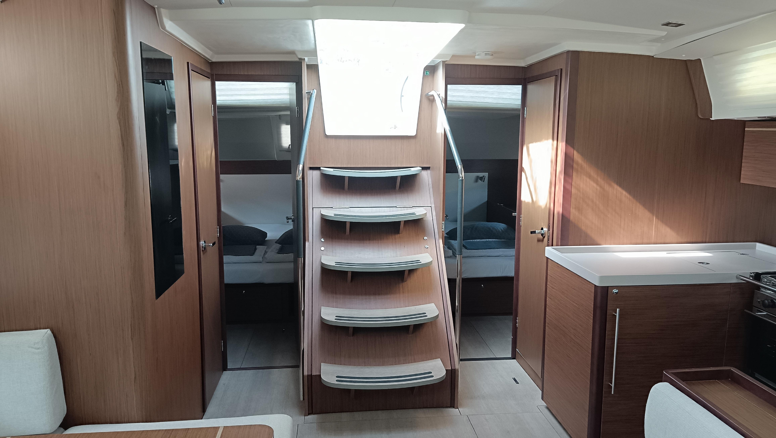 Oceanis 51.1 — photo 5