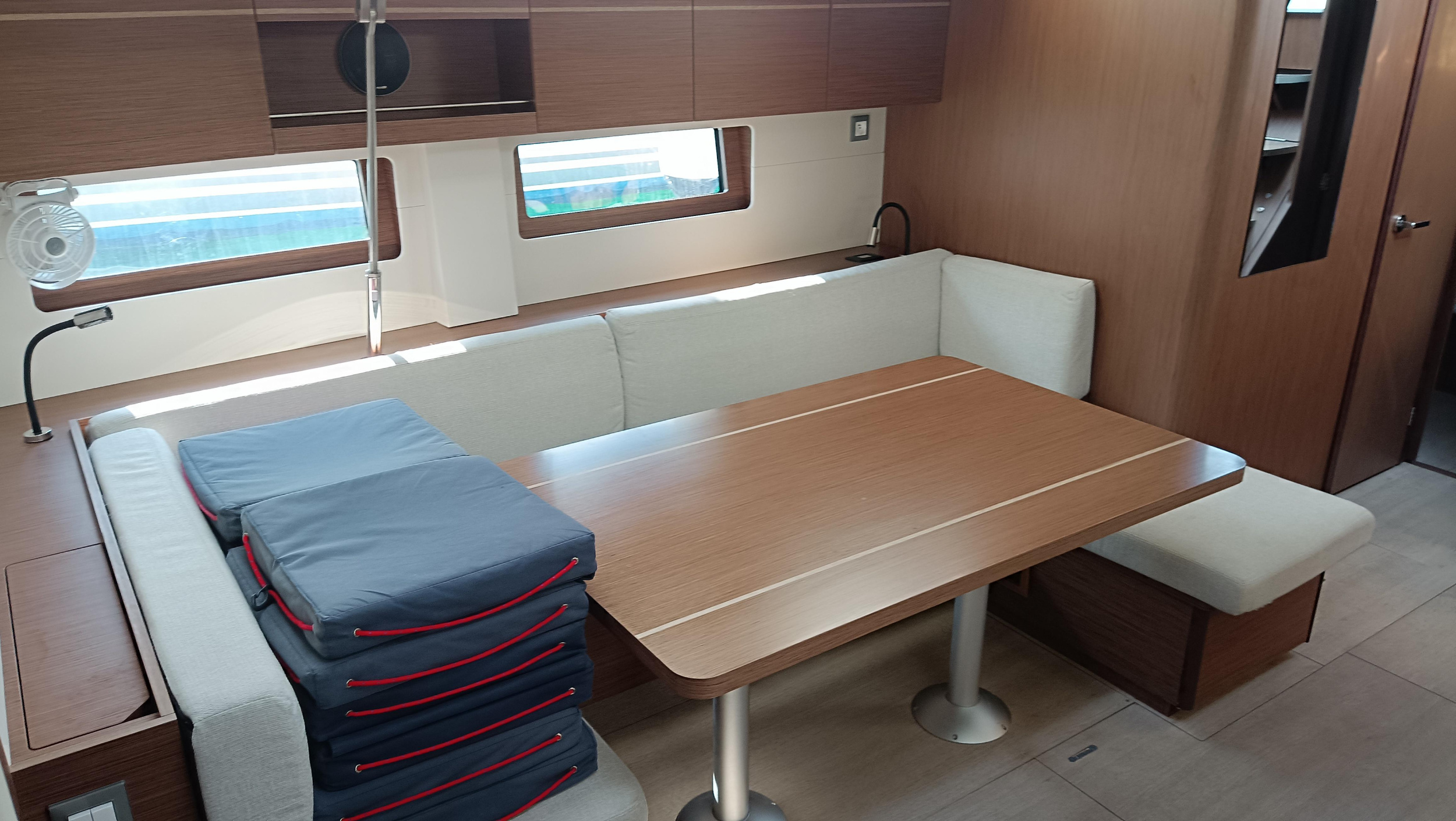 Oceanis 51.1 — photo 4