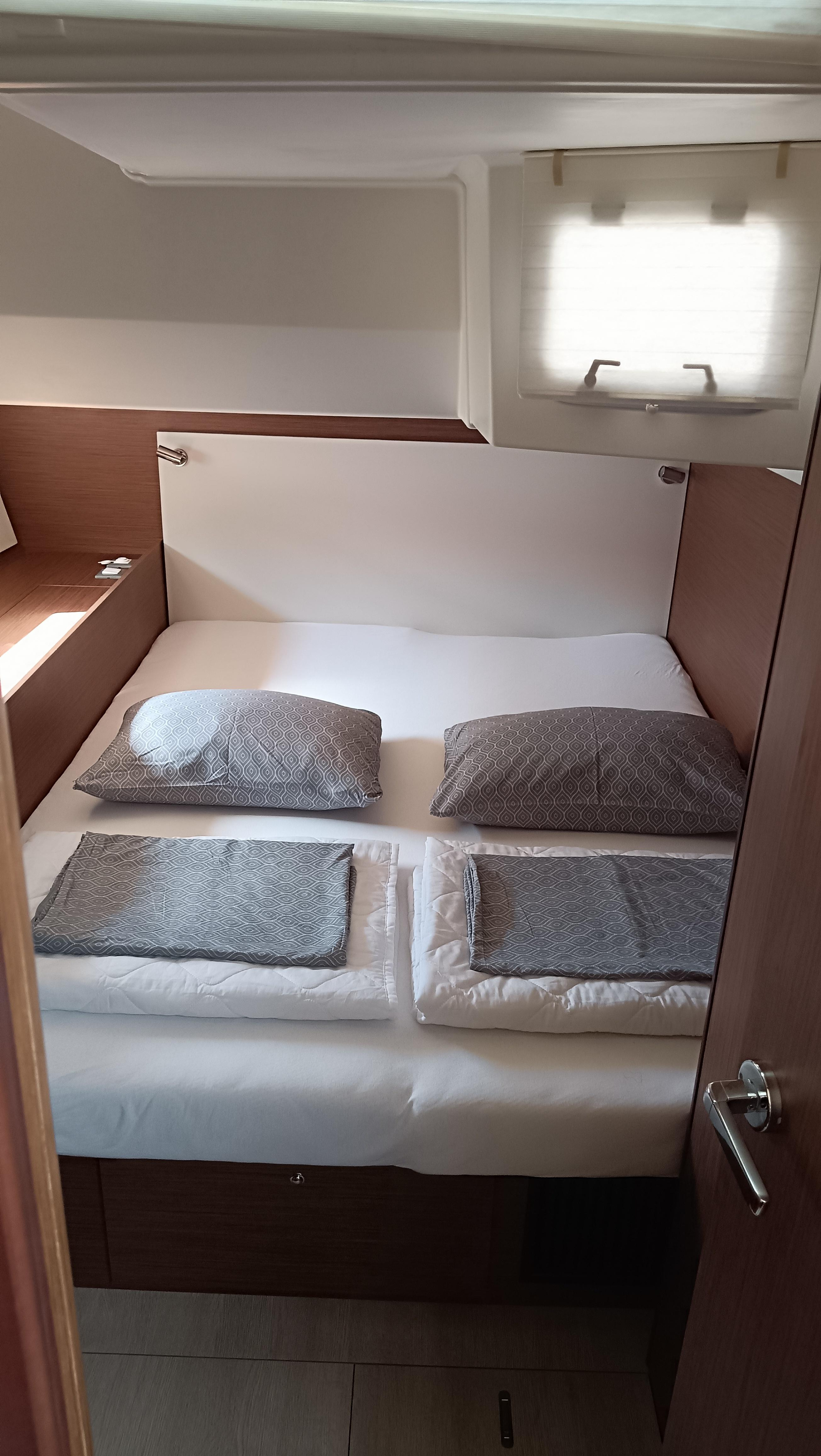 Oceanis 51.1 — photo 21