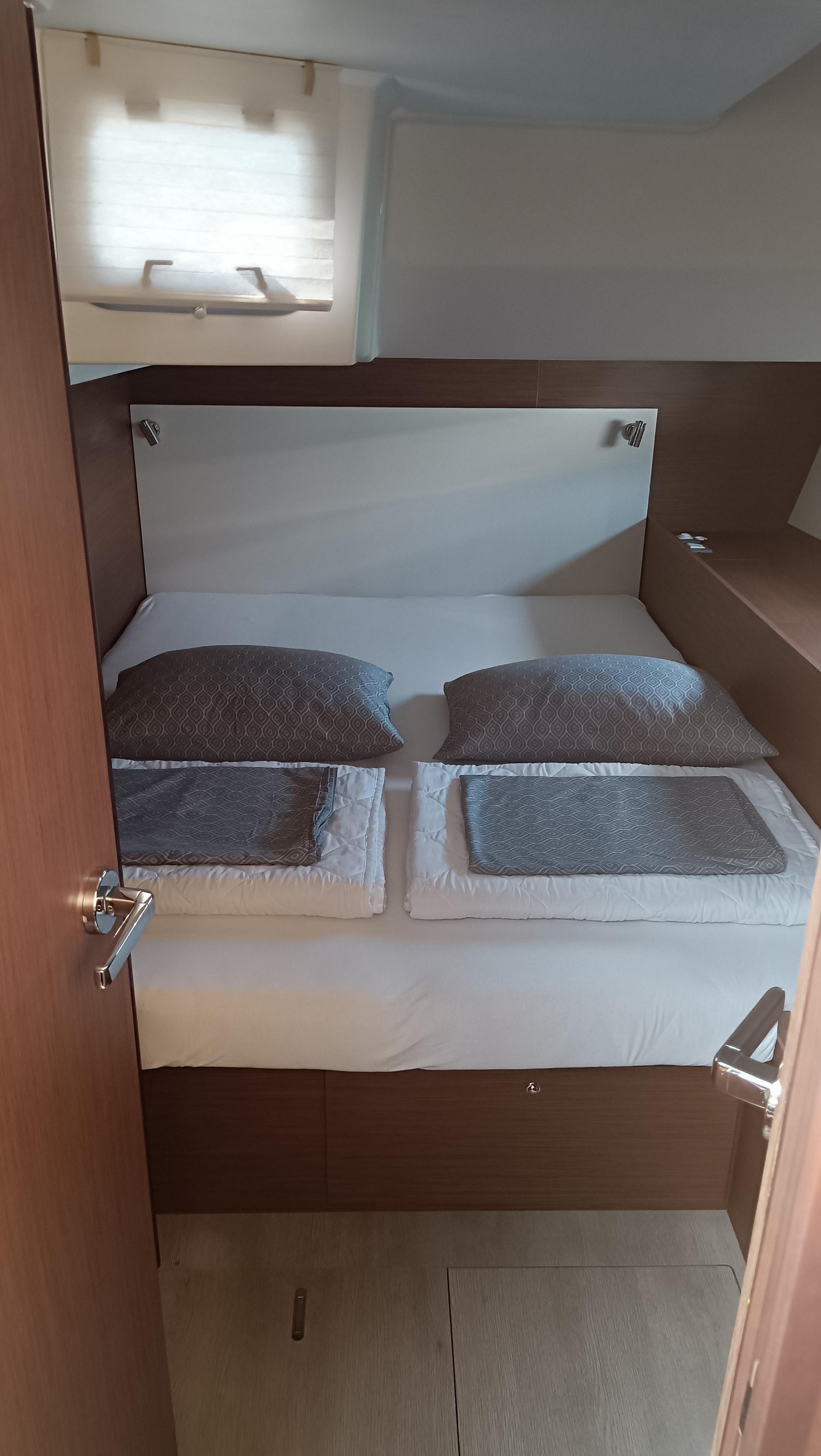 Oceanis 51.1 — photo 25