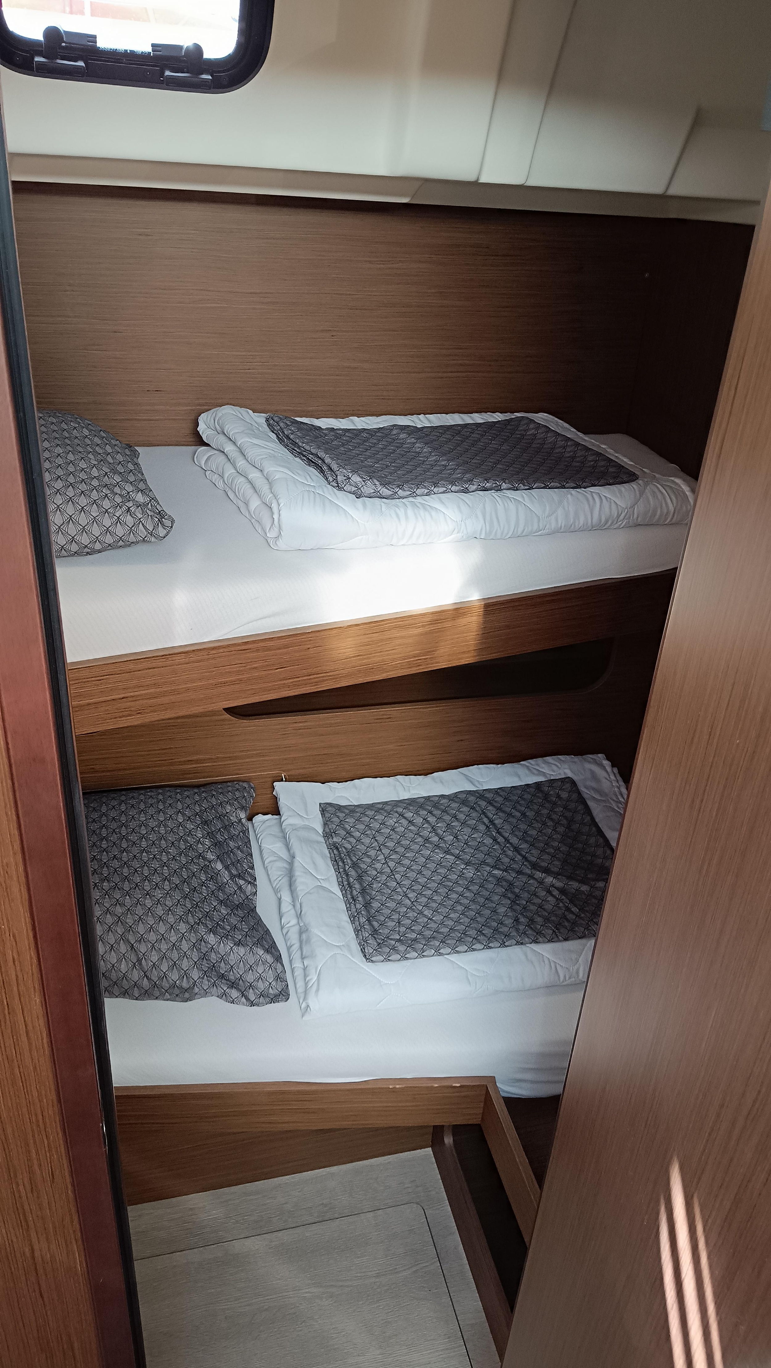 Oceanis 51.1 — photo 24
