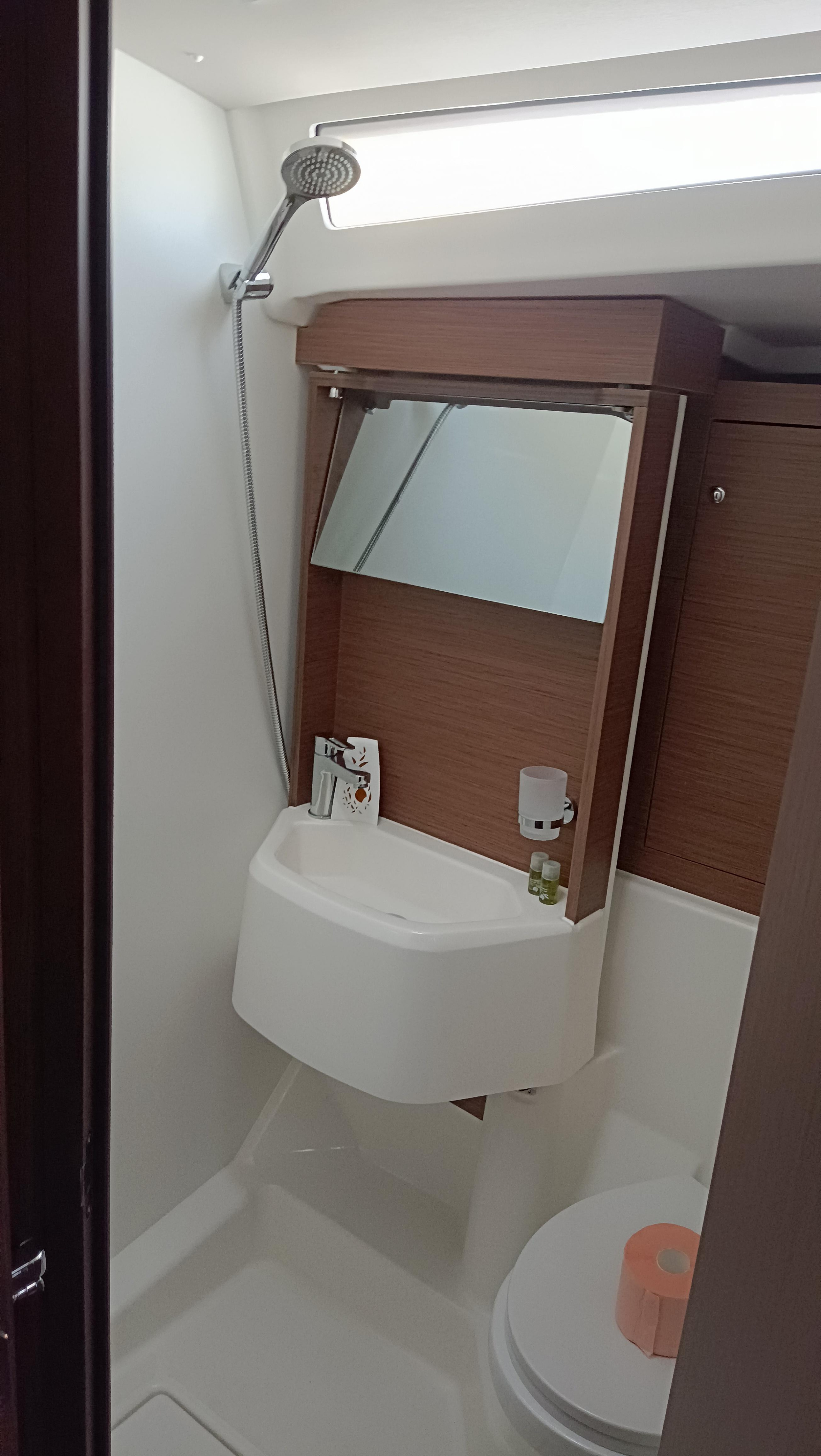 Oceanis 51.1 — photo 18