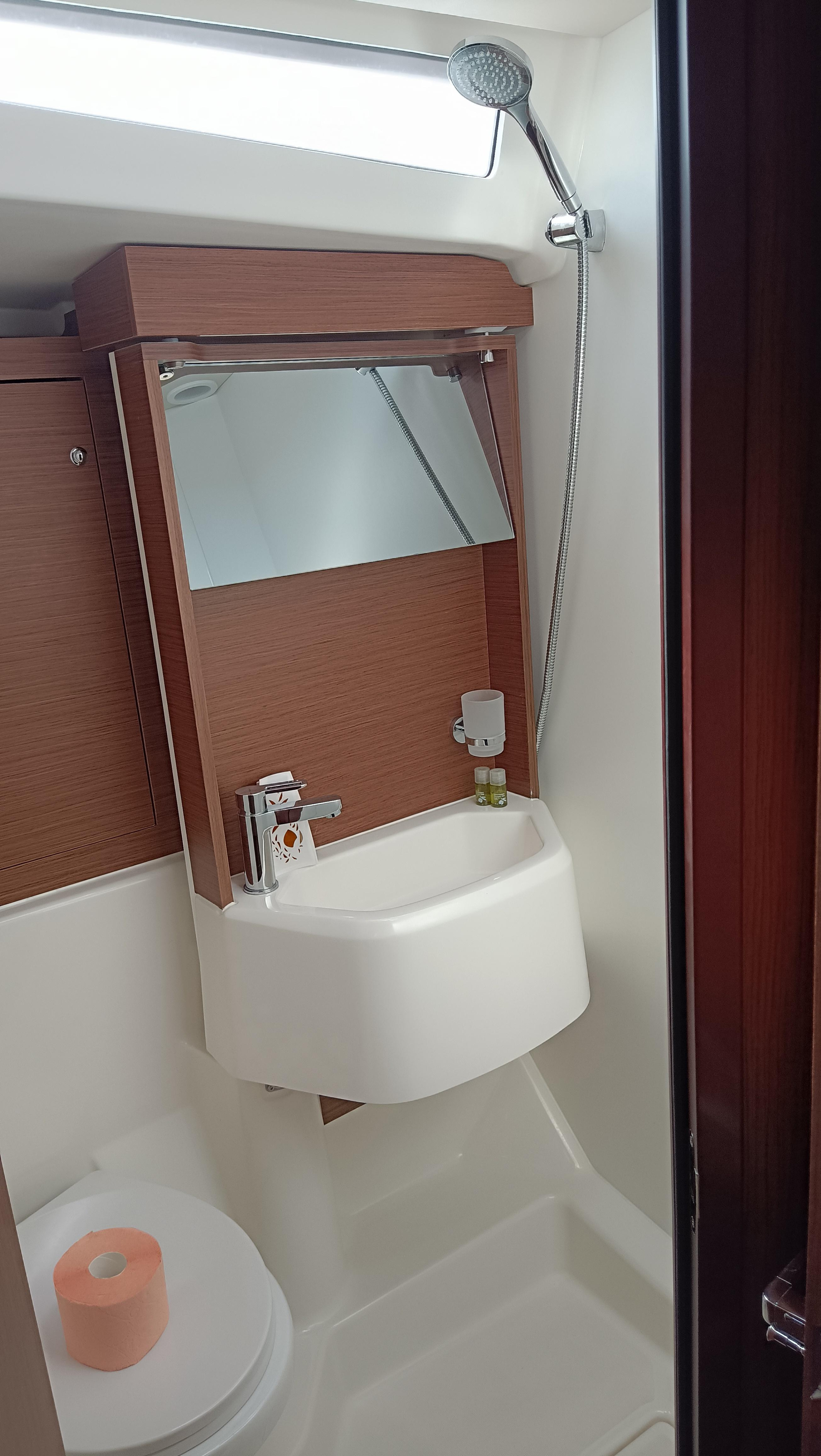 Oceanis 51.1 — photo 27