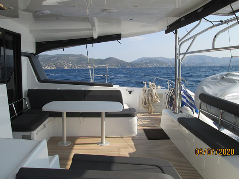 Lagoon 42 — photo 3