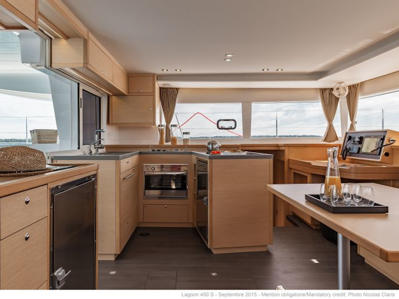Lagoon 450 Flybridge — photo 11