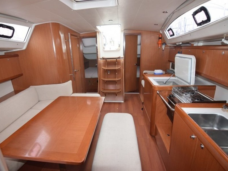 Oceanis 40 — photo 9