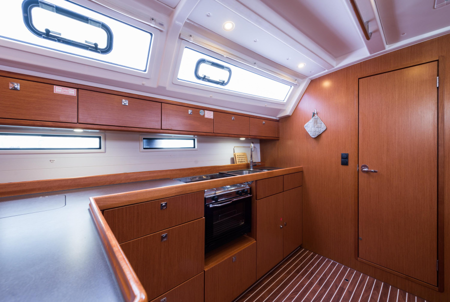Bavaria Cruiser 46 — photo 11